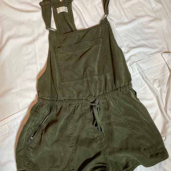 Aritzia Green romper - Picture 2 of 5